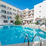 Casa Bauza Апартаменты Кала Ратьяда